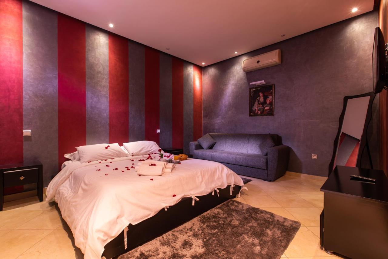 Superior Family Room,1219507675:JPEG