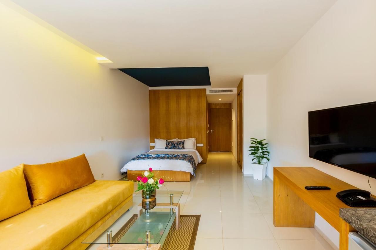 Standard Studio,1179708238:JPEG