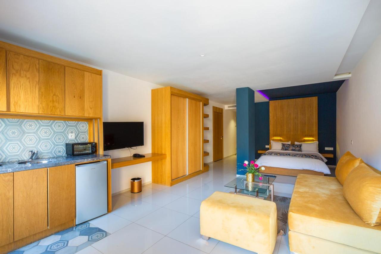 Superior Studio,1179708238:JPEG