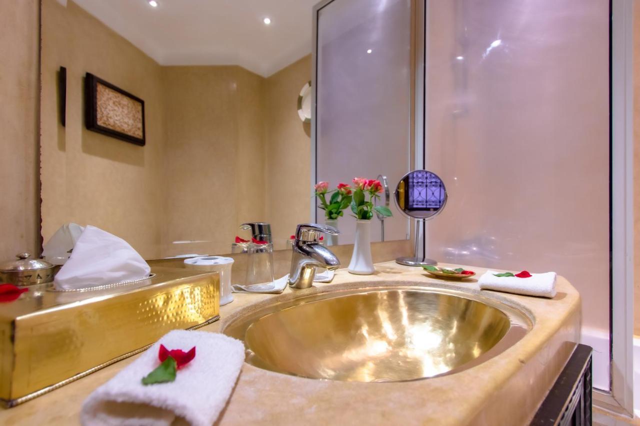 Suite (2 Adults + 1 Child),1181520376:JPEG