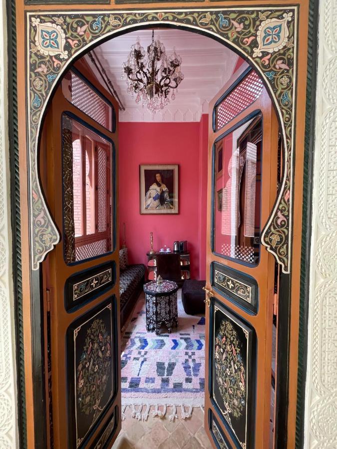 Suite,1290721846:JPEG