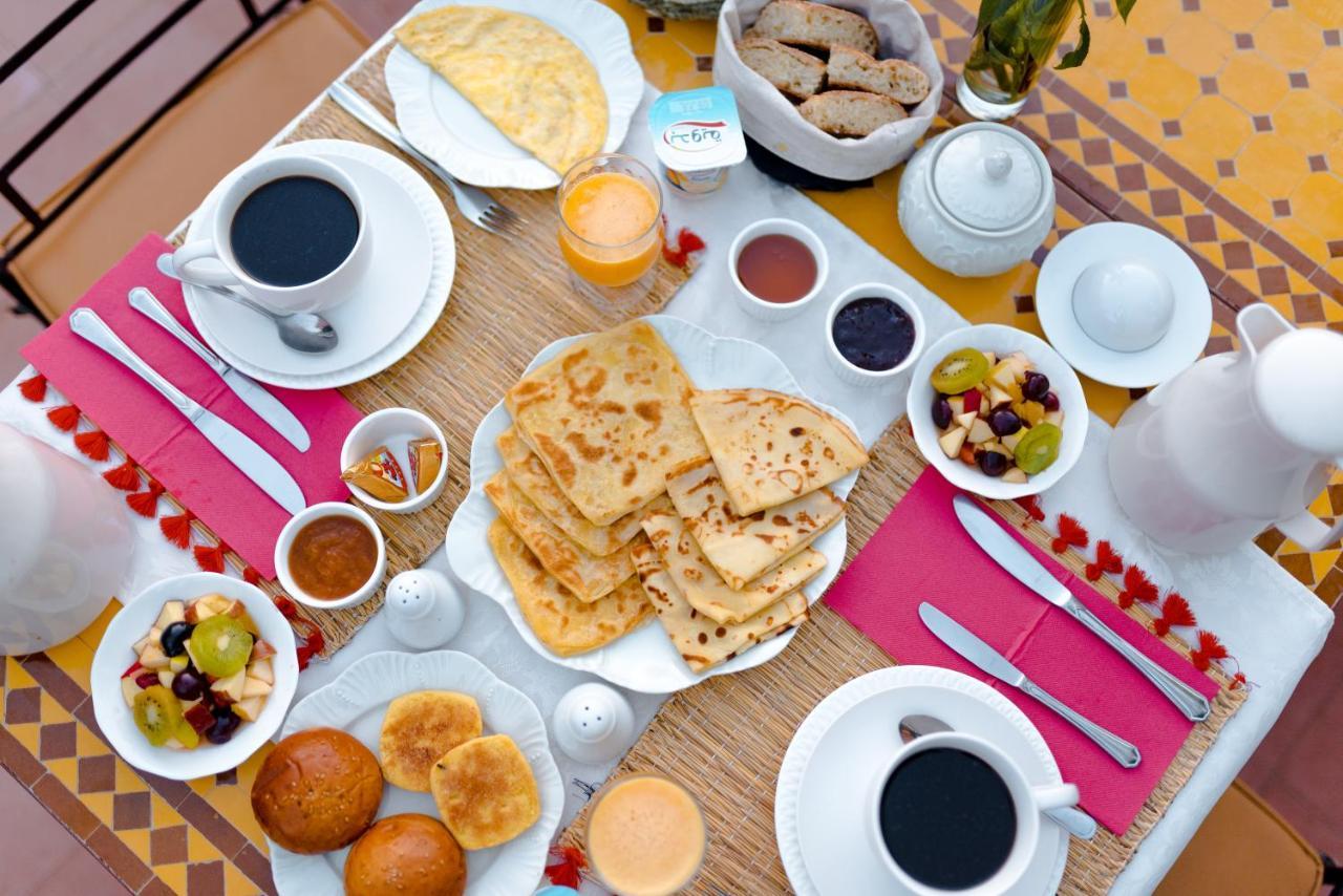 Deluxe Double Room (2 Adults + 1 Child),1742742707:JPEG