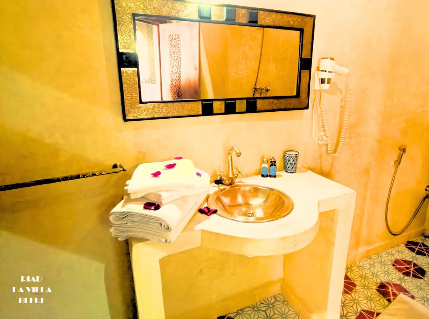 Superior Suite,1525664035:JPEG