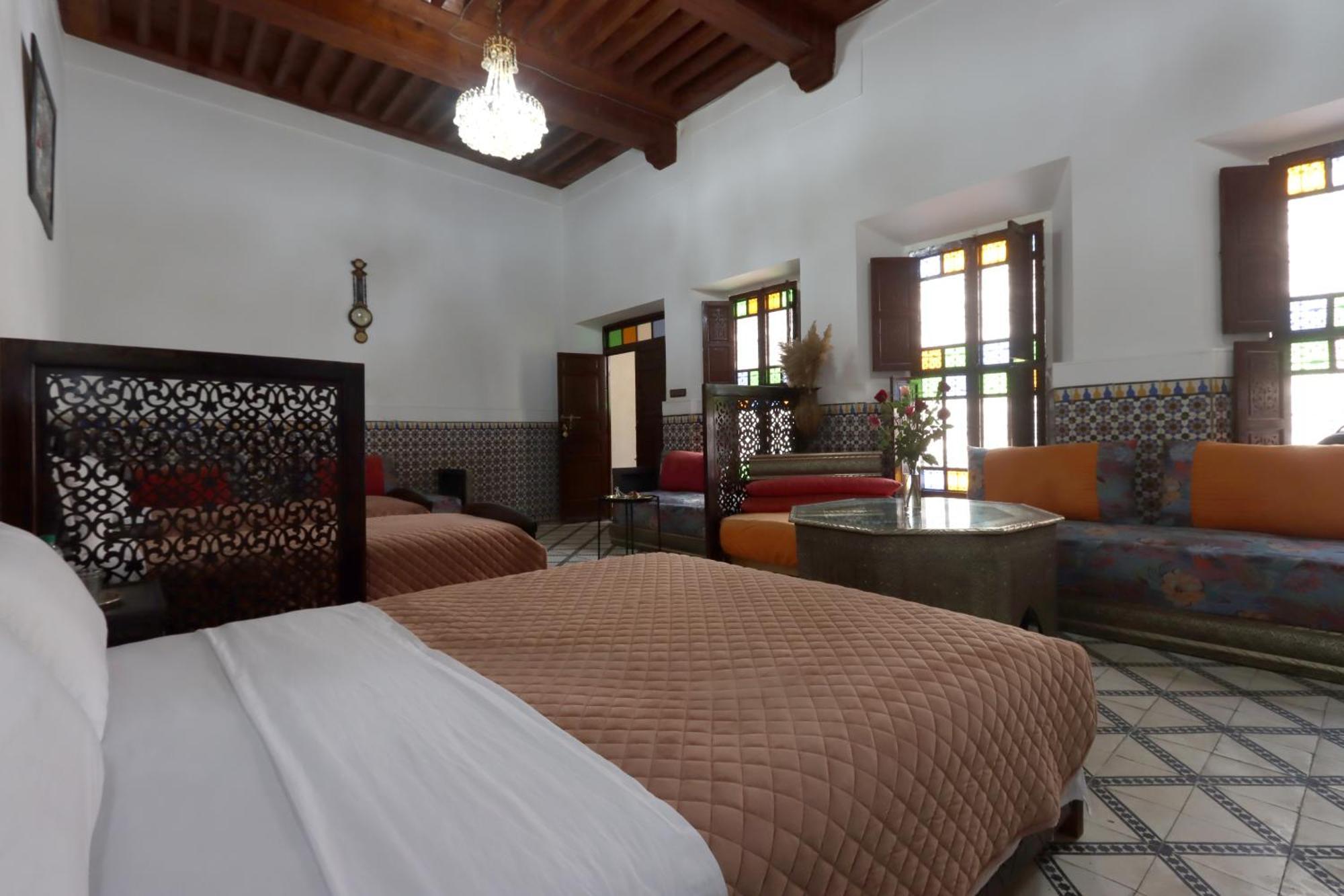 Deluxe Family Room,1574925515:JPEG