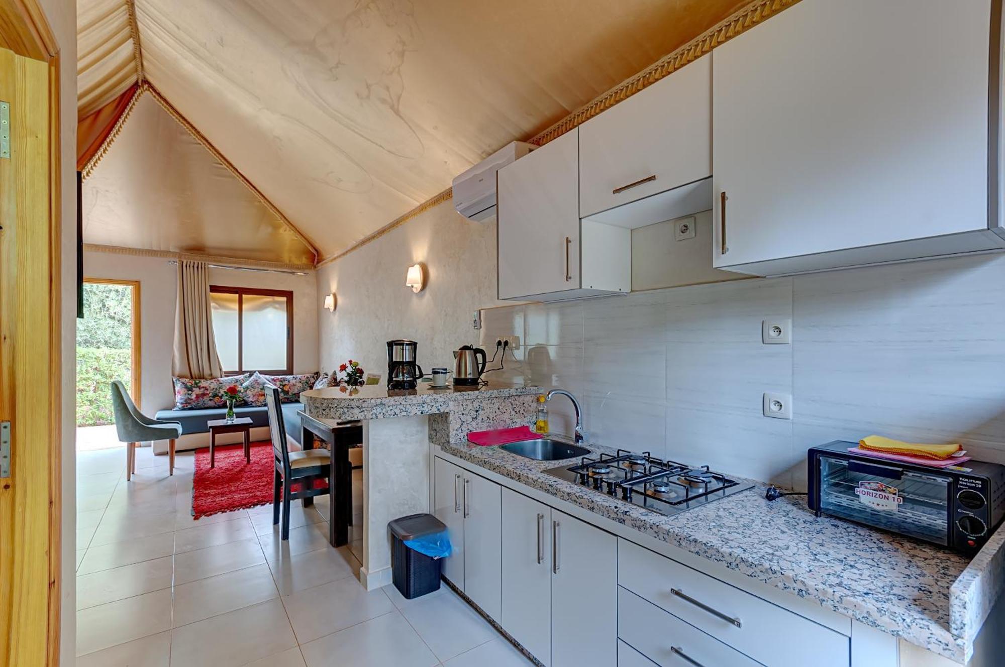Bungalow Deluxe