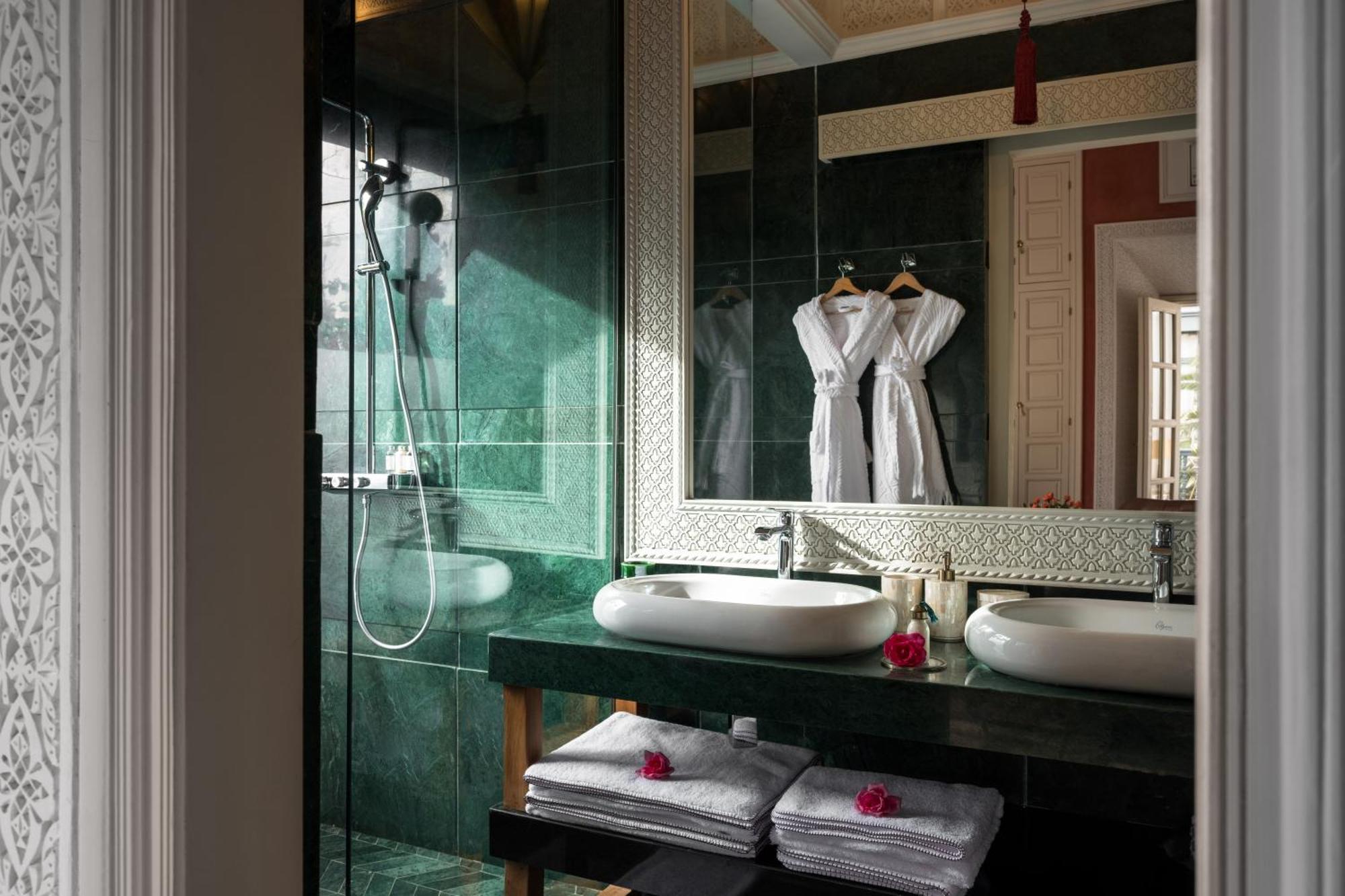 Orient  Suite,1628657203:JPEG