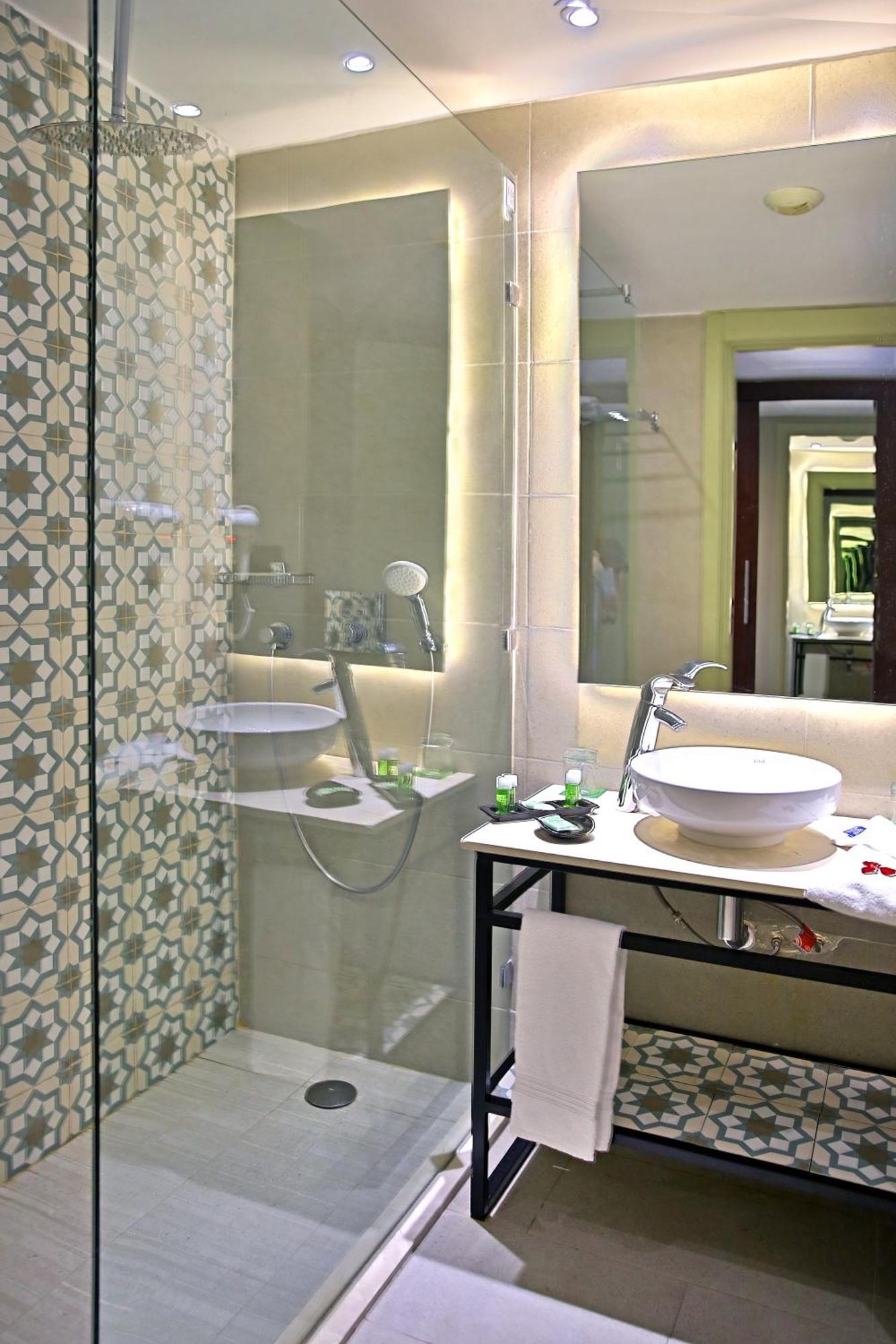 Deluxe Room, Twin Beds, Garden View,1643760054:JPEG