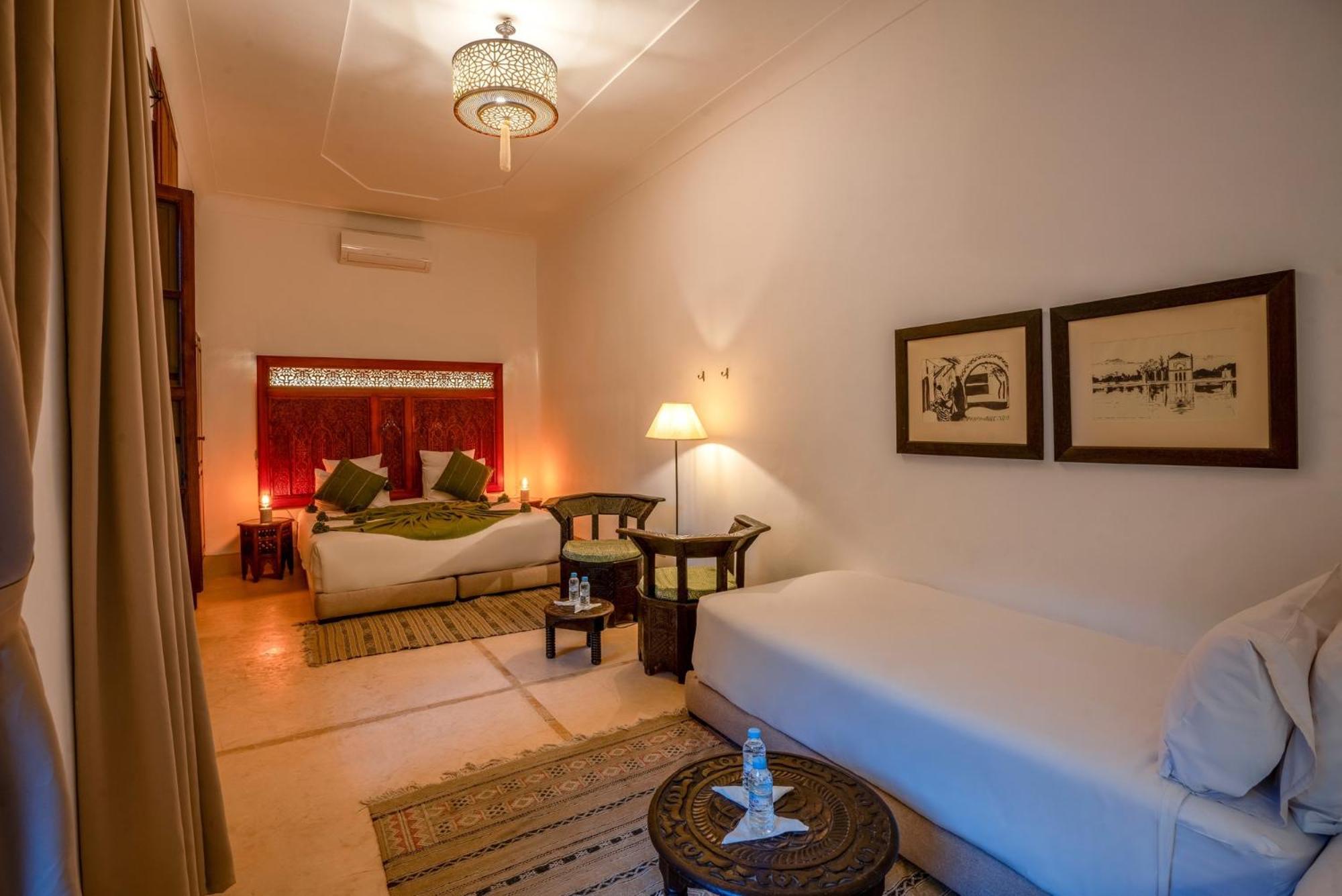 Family Room,1654260889:JPEG