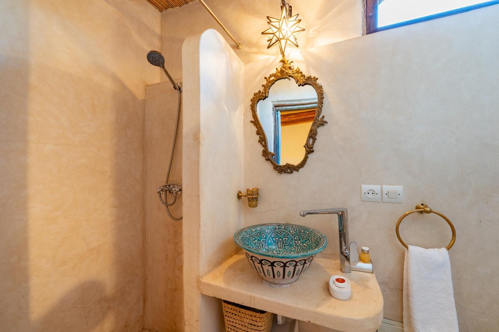 Standard Double Room,1685111197:JPEG