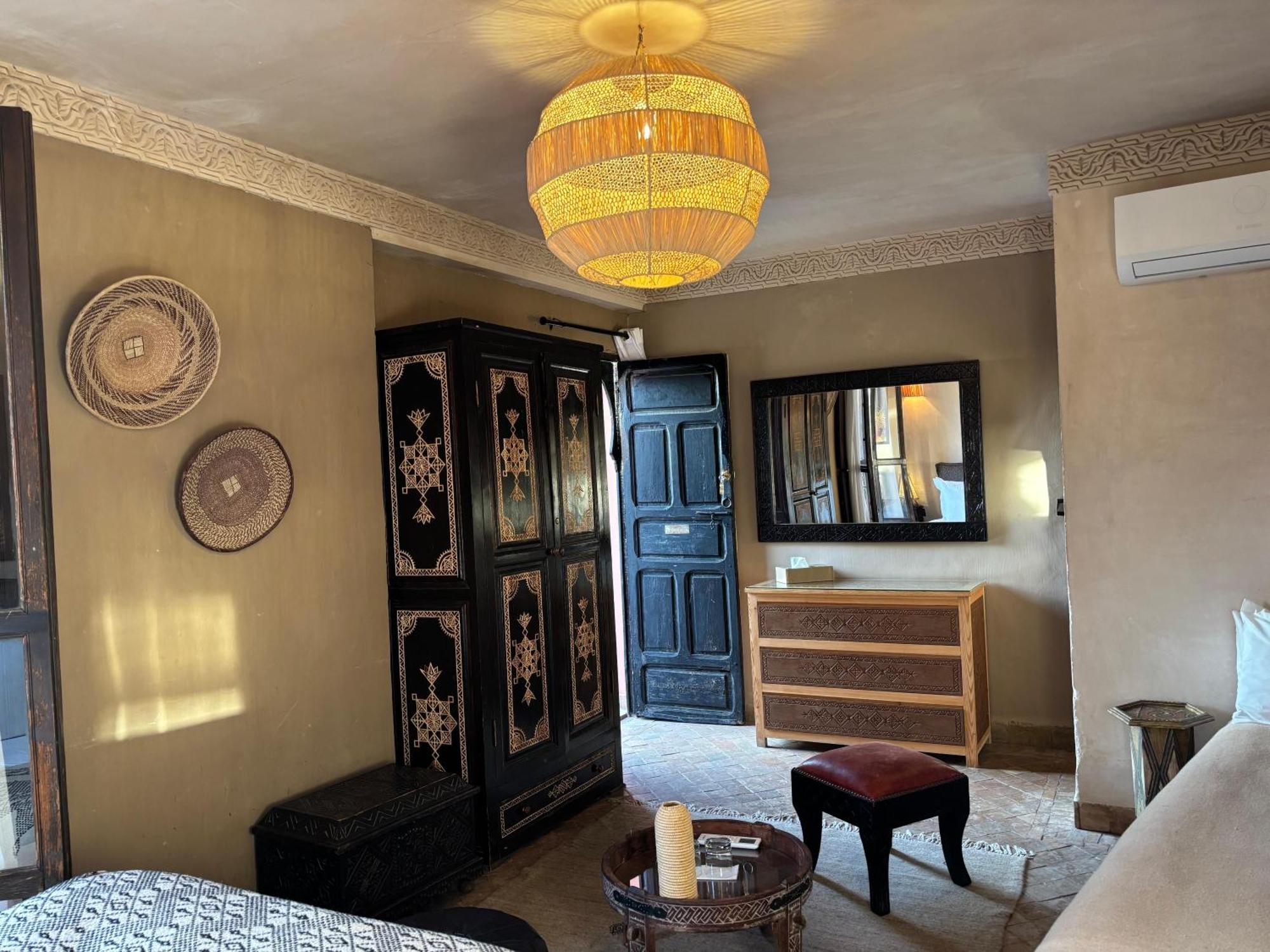 Suite with City View,1690945736:JPEG