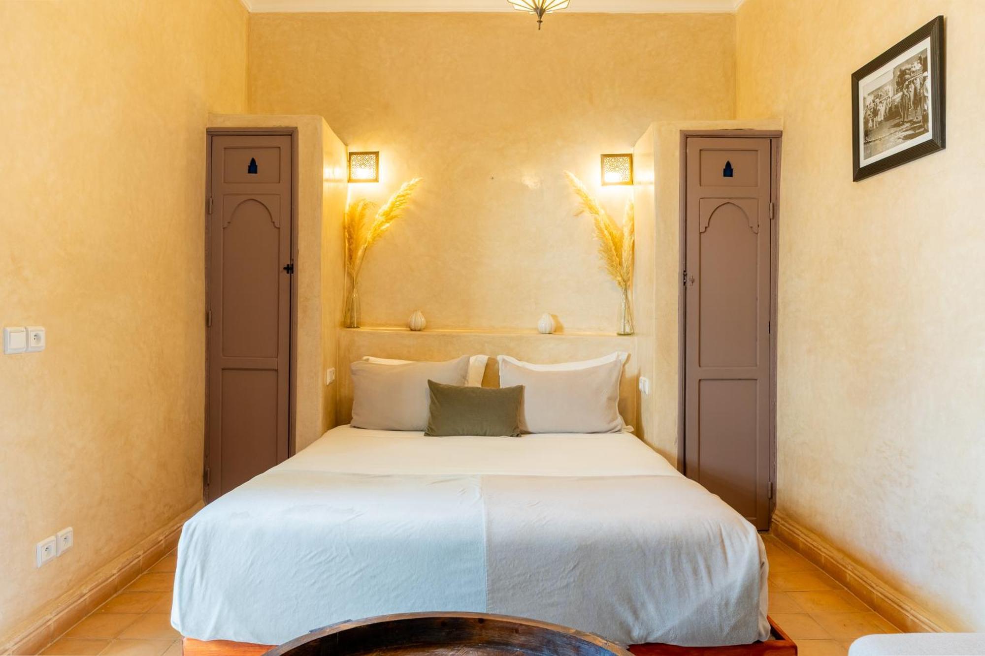 Double Room,1739413255:JPEG