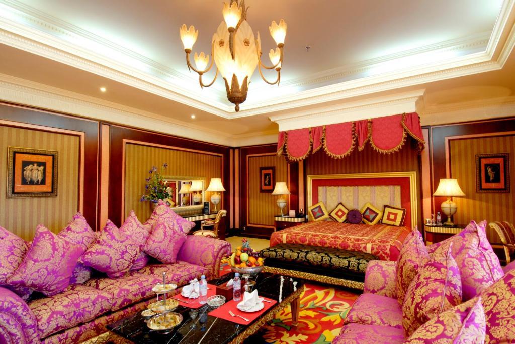 Royal Suite,401550297:JPEG