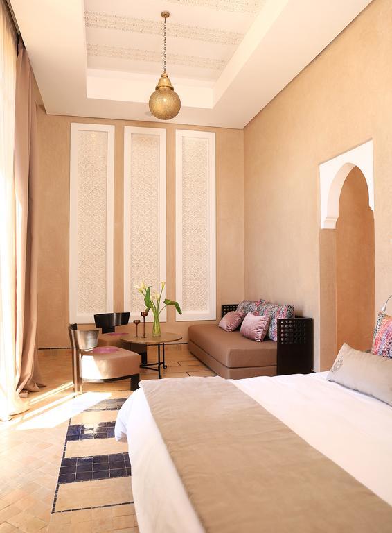 Premium Suite,914309965:JPEG