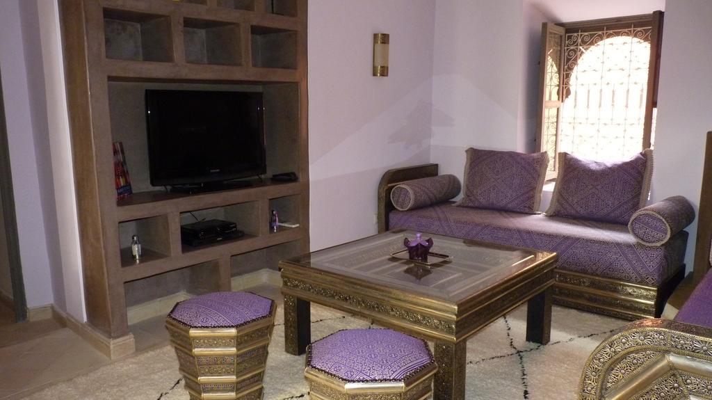 Suite,415982808:JPEG