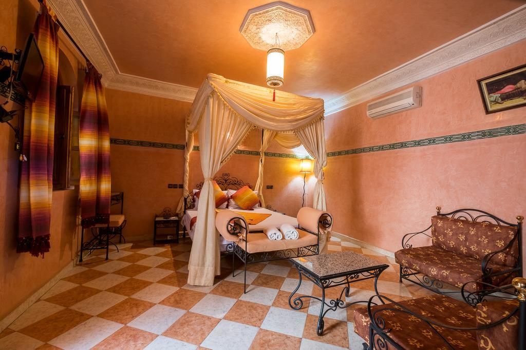 Suite,463264914:JPEG