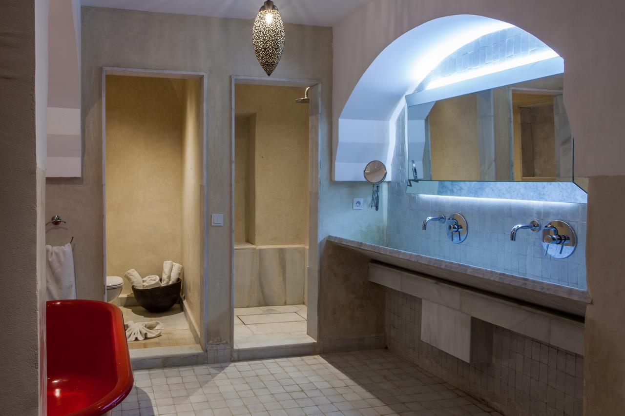 Executive Suite,643981053:JPEG