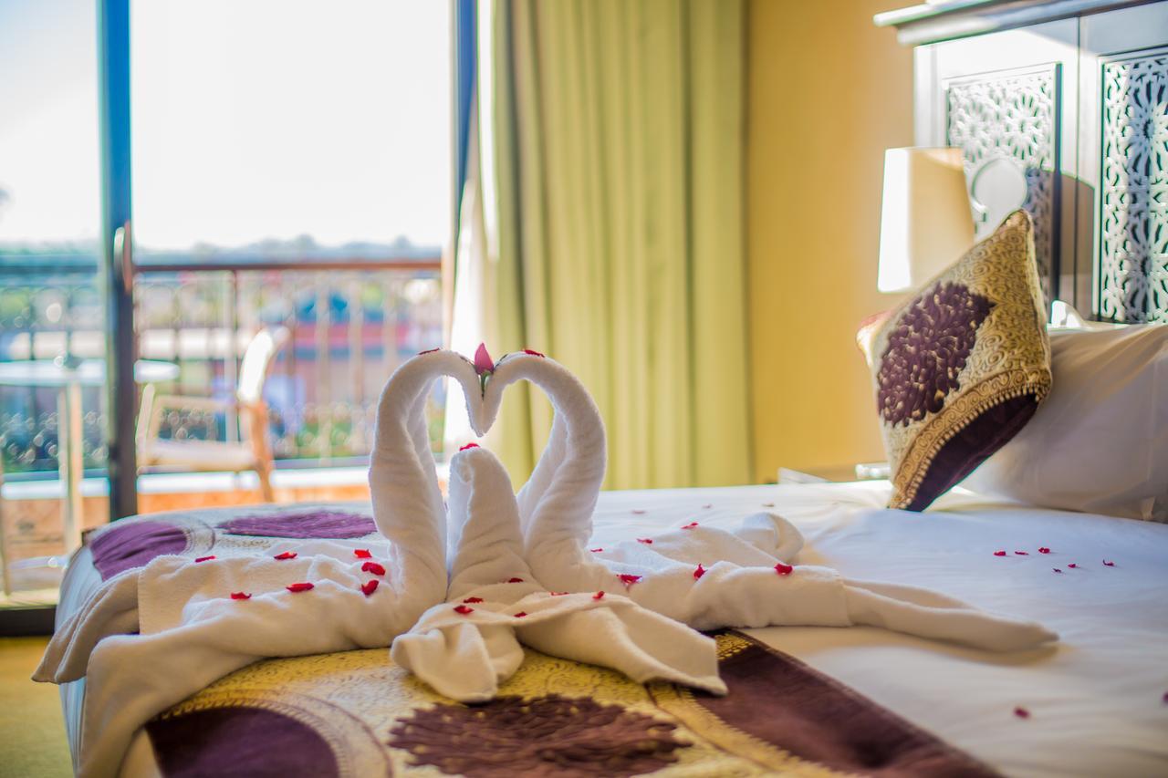 Double or Twin Room with Pool View,663883683:JPEG