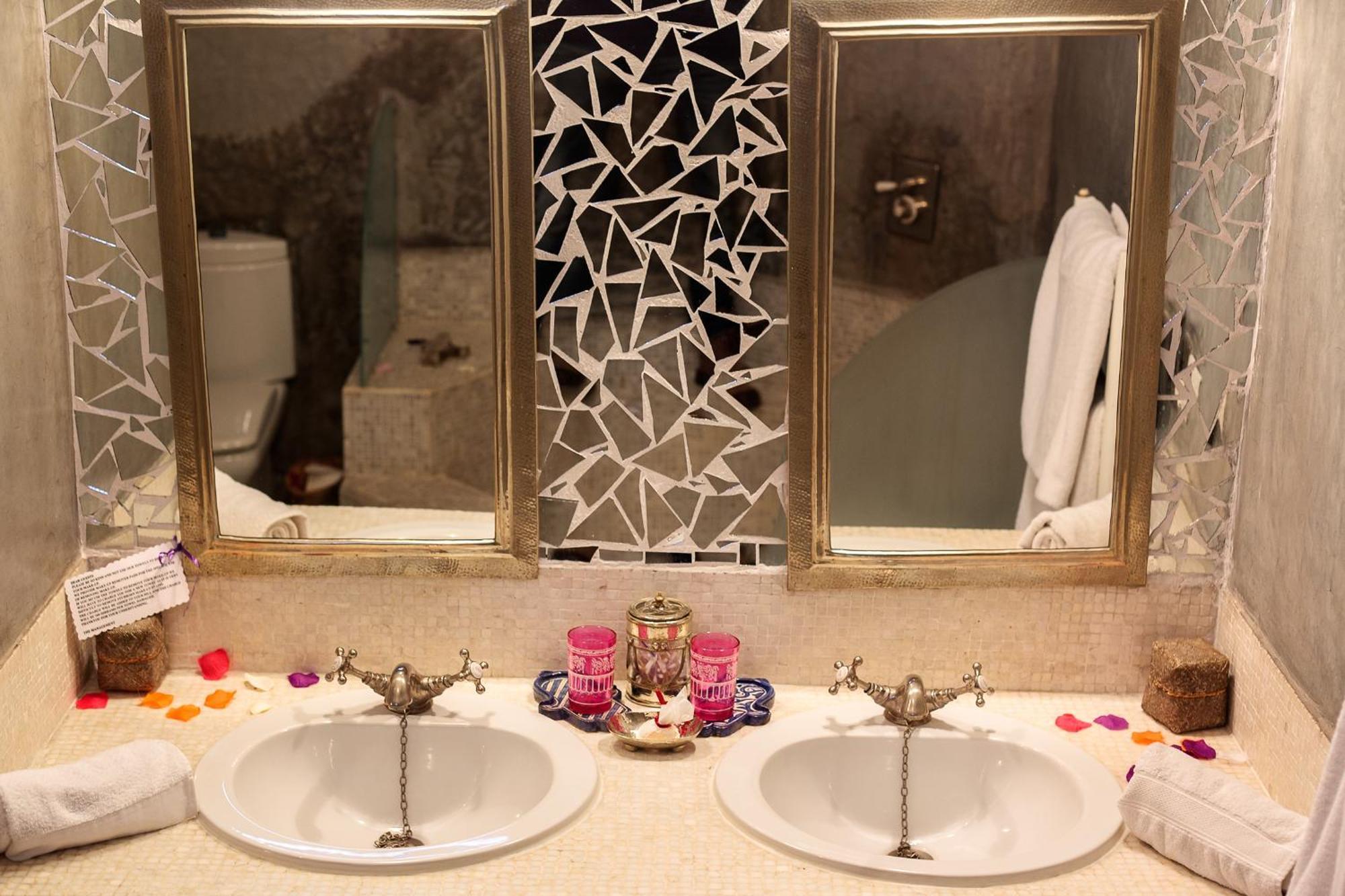 Suite Douiria,1171509483:JPEG