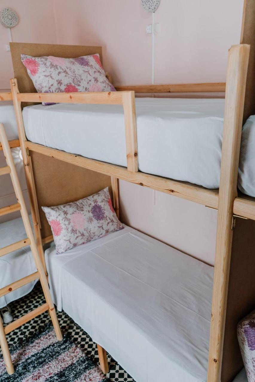 Bed 6-Bed Female Dormitory Room,738142618:JPEG