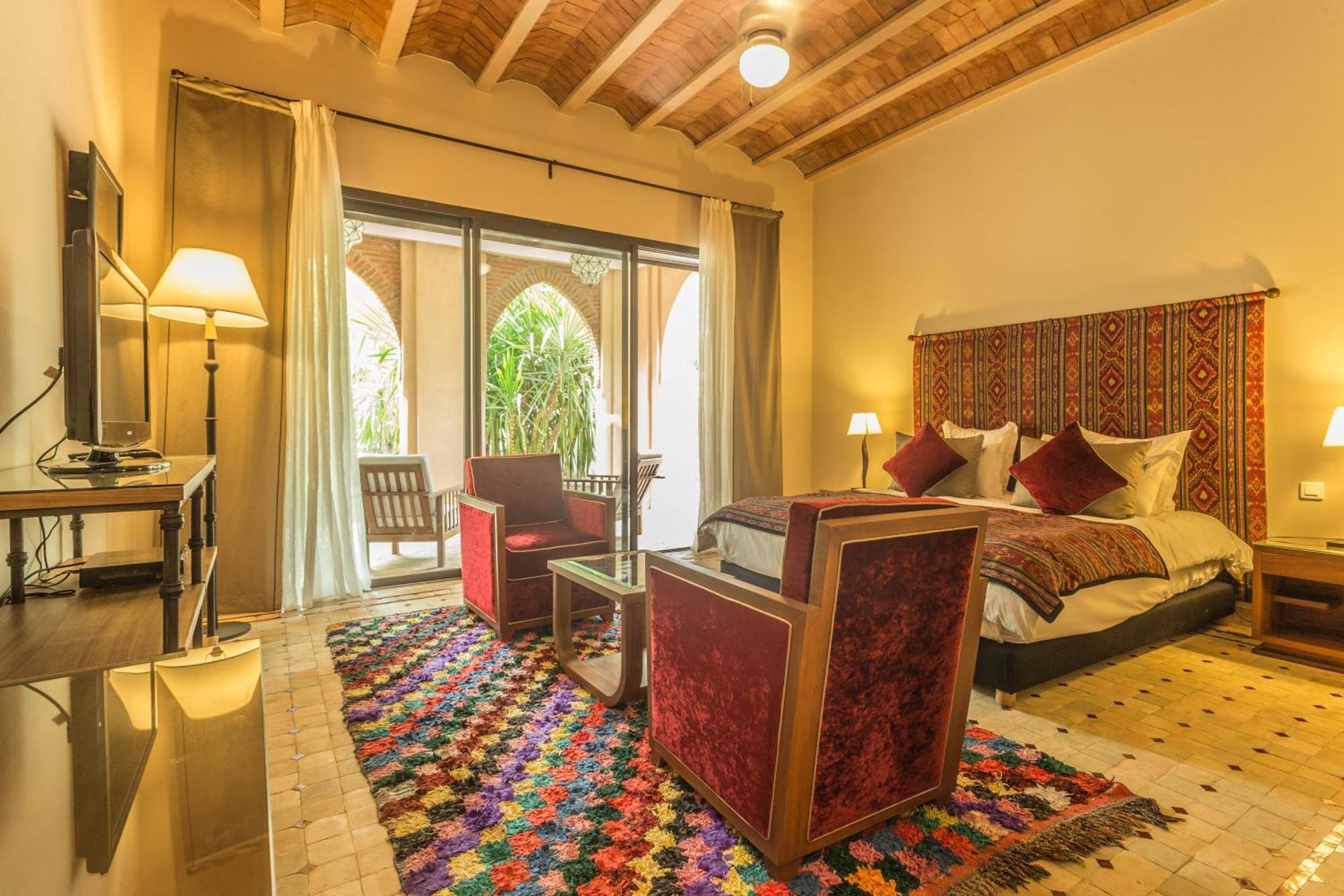 Deluxe Queen Suite