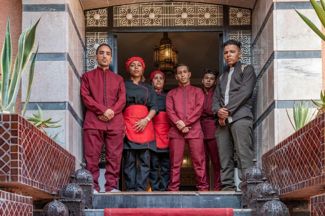 Deluxe Room (2 Adults + 1 Child),892888774:JPEG