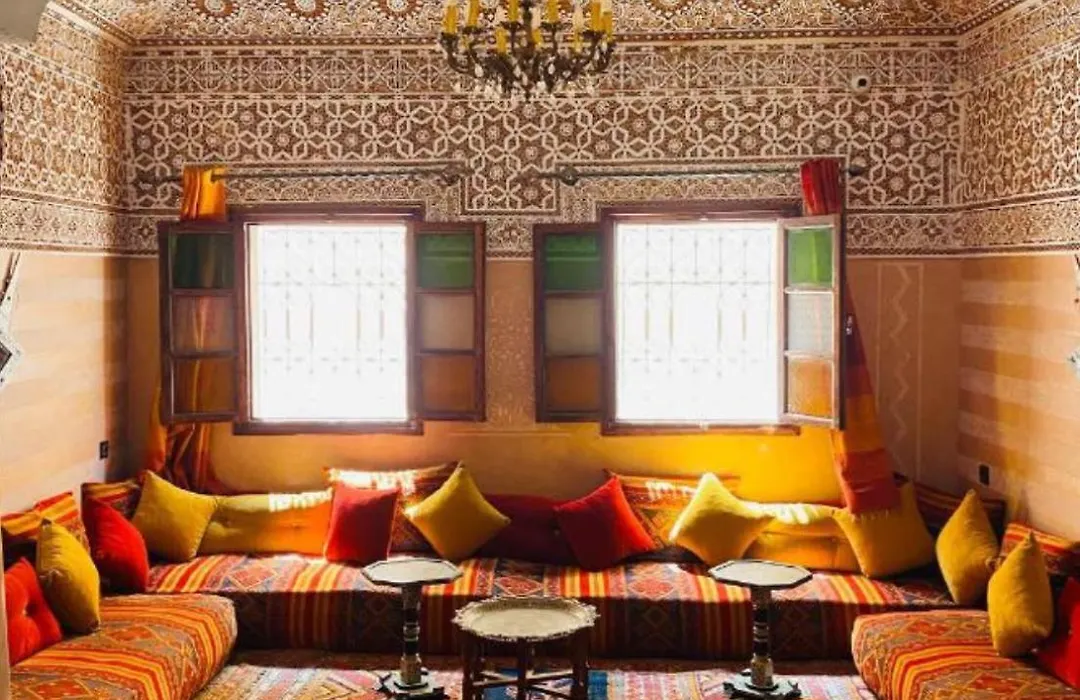 Hostel Essassi 23-1