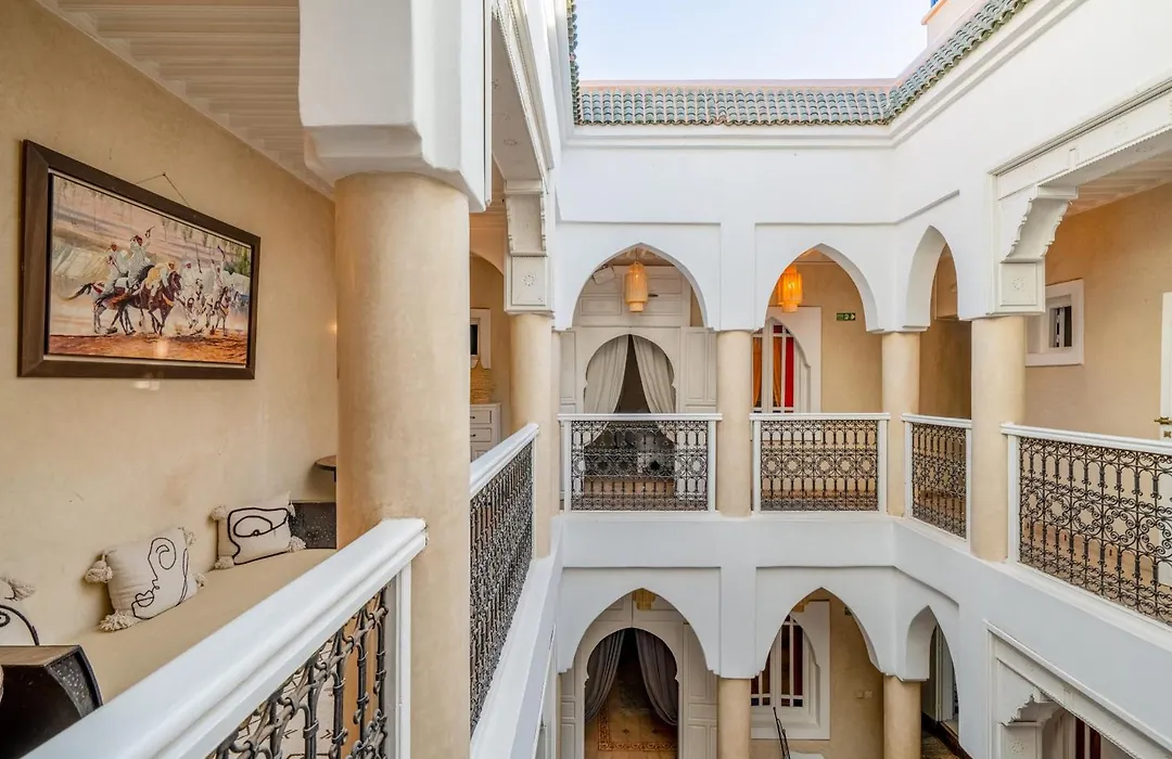 RIAD AWINATI Location Privatisée , Piscine a jets, Petit déjeuner et magnifique Rooftop avec vue a 360-1