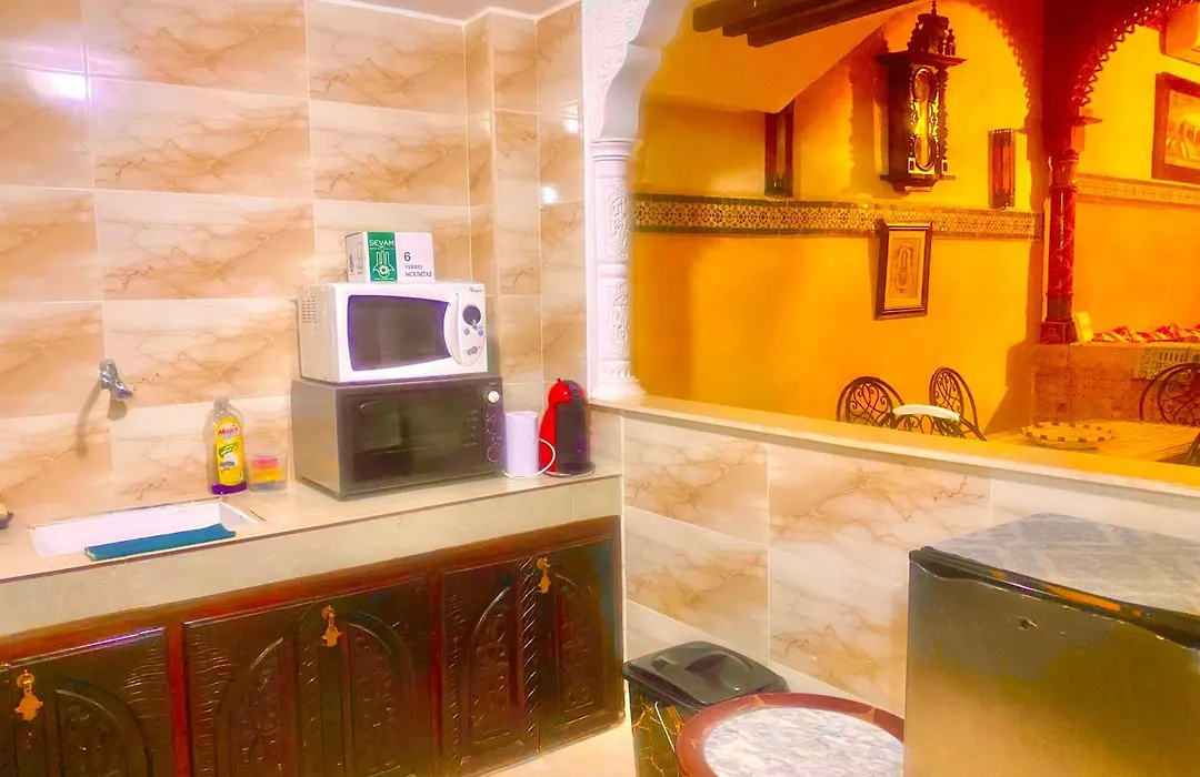 Riad Kamal 3 Piscines Jacuzzi Petit Dejeuner Parking Gratuit (Adults Only)-1