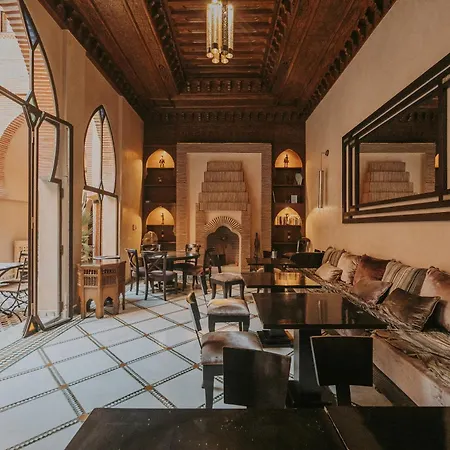 Riad Le Perroquet Bleu Suites & Spa-2