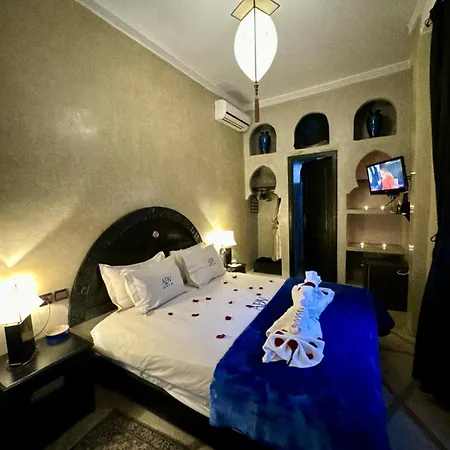 Riad Art De Vivre Avec Jacuzzi-3