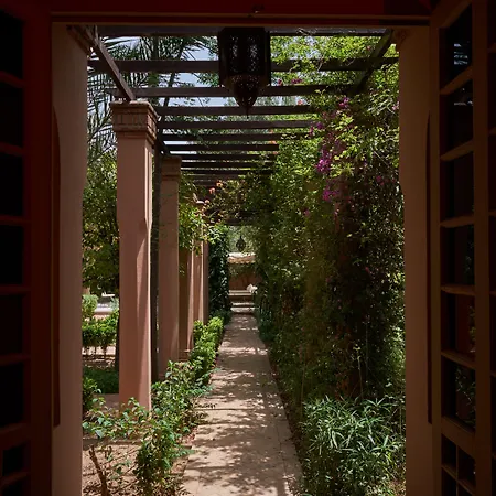 Dar Ayniwen Garden Hotel & Bird Zoo-2