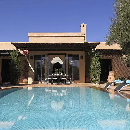 Villa Domoliv En Exclusivite Avec Piscine Et Terrain De Tennis Prive-2