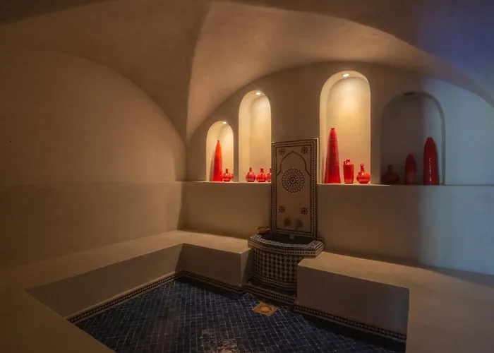 Villa Koutoubia, jardin luxuriant, piscine et spa Marrakesh con Piscina